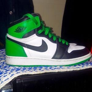 Air Jordan 1 High OG Lucky Green
